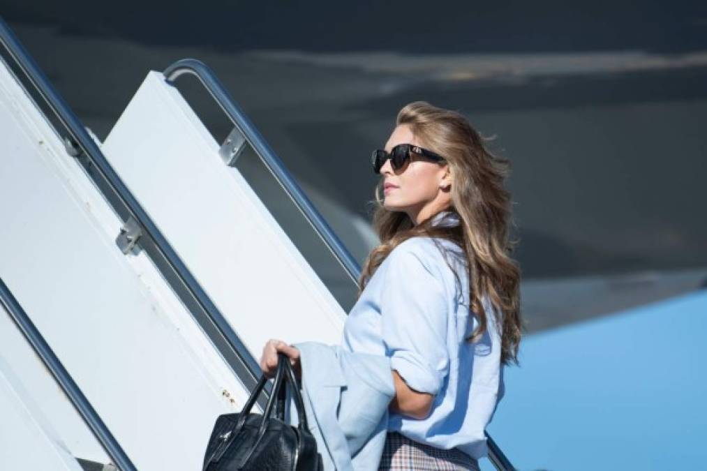 La ex modelo de 31 años viajaba a bordo del Air Force One con Trump cuando se dirigía el martes a Cleveland, en el estado de Ohio, para participar del primer debate frente a su rival demócrata Joe Biden.