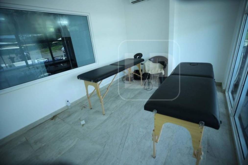 Esta es la sala de masajes en donde la plantilla del Olimpia son atendidos por los fisioterapeutas.