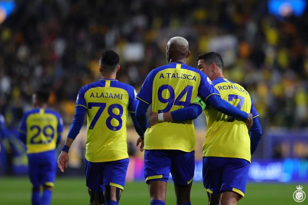 Cristiano Ronaldo felicitó a Anderson Talisca por su gol para el triunfo del Al Nassr.