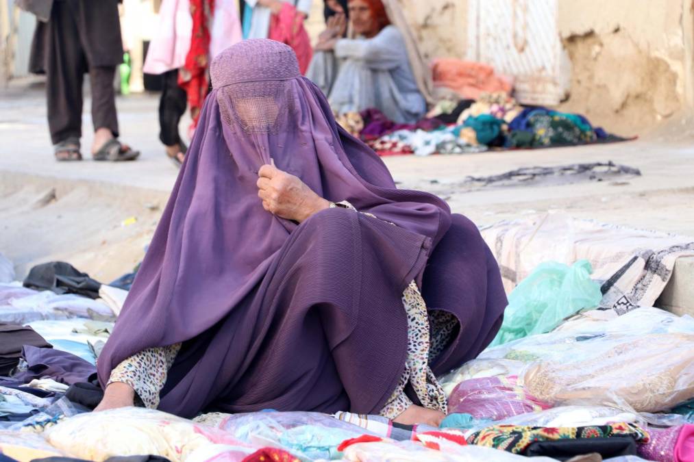 El gobierno talibán se rige por una austera interpretación del islam e impuso severas restricciones a las mujeres que la ONU calificó de un “apartheid de género”.