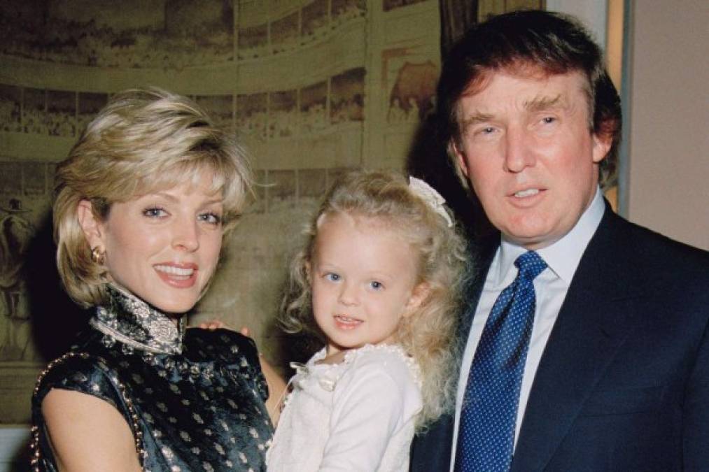 Tiffany es la única hija de Trump con la ex actriz, Marla Maples, con quien el magnate se casó en 1993 tras divorciarse de su primera esposa, Ivana Trump, madre de sus tres hijos mayores, Donald Jr., Ivanka y Eric.
