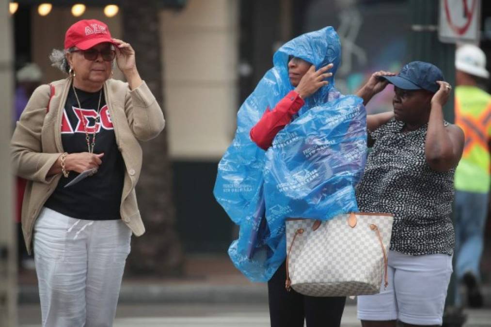 Miles de habitantes de la costa de Luisiana eran evacuados el viernes ante la llegada de la tormenta tropical Barry, que amenaza con convertirse en un huracán y con descargar sobre el estado sureño de Estados Unidos lluvias potencialmente devastadoras
