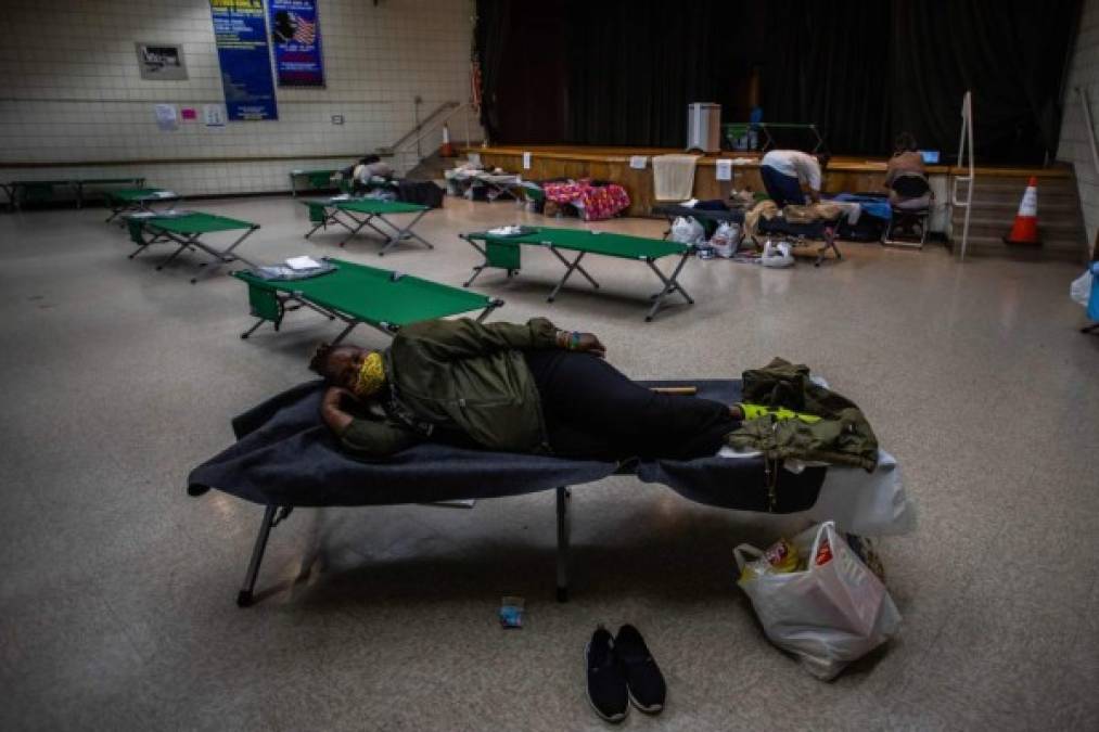 La pandemia de COVID-19 superó las 20,000 víctimas mortales en Estados Unidos, según un balance publicado este sábado por la Universidad Johns Hopkins. AFP
