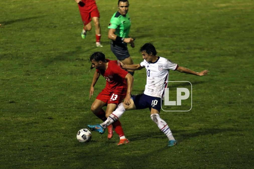 El segundo juego de la noche en el Grupo G fue un partido de ida y vuelta entre Estados Unidos y Canadá que terminó en un empate 2-2 en el Nacional Chelato Uclés.