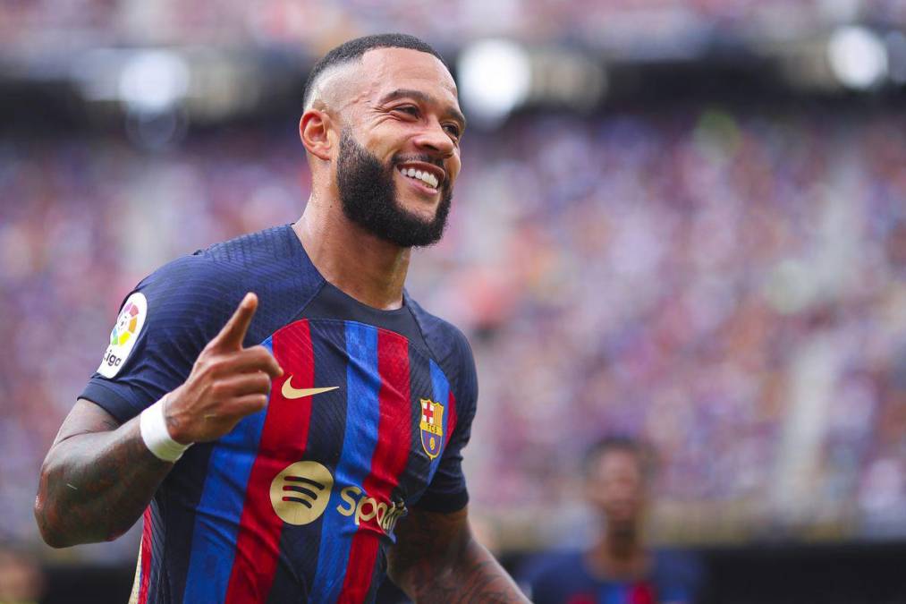 El Atlético de Madrid tiene a Memphis Depay como objetivo para ser recambio de Joao Félix. El Barça quiere un traspaso para poder inscribir y renovar jugadores, pero pide dinero. El Atleti prefiere una cesión. La voluntad del jugador, que acaba contrato en junio, será clave. En las próximas horas se podría cerrar la operación.