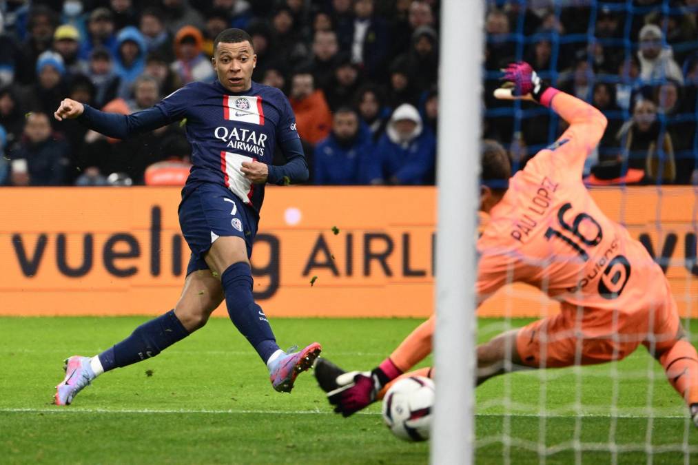 Delantero: Kylian Mbappé lideró a la Selección de Francia que se quedó con el segundo lugar de la Copa del Mundo de Qatar 2022. Además fue el goleador en la justa mundialista.