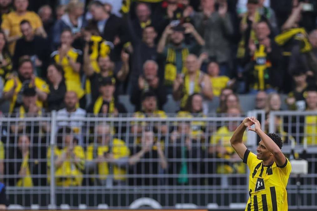 Sebastian Kehl, director deportivo del Borussia Dortmund, aclaró la situación de Bellingham: “No tenemos ninguna oferta por él en este momento, no hay noticias, nada sobre lo que decidir. Jude está centrado en los últimos partidos de la temporada y después ya veremos. Siempre luchamos para que los mejores jugadores se queden aquí”, dijo para ESPN.