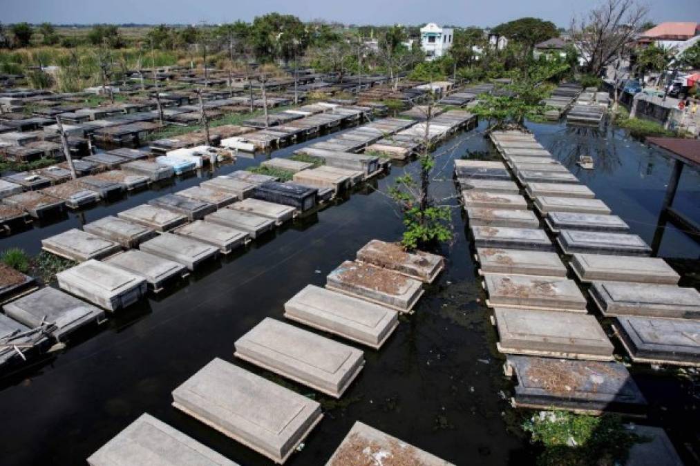 Manila no está sola. Muchas otras ciudades están amenazadas por el hundimiento del suelo, sobre todo en Asia. La tierra se traga cada año 25 centímetros de Yakarta.