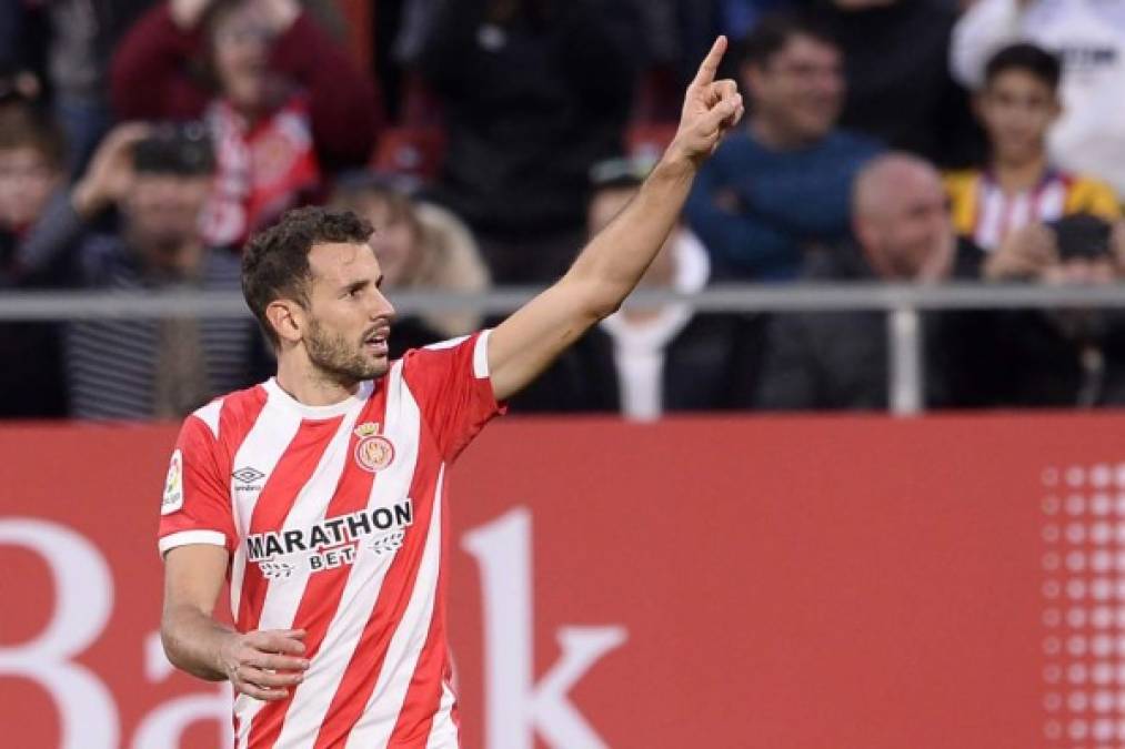 Cristhian Stuani: Bombazo. Mundo Deportivo informa que el delantero uruguayo estaría a un paso de jugar en el FC Barcelona para la próxima campaña. El club catalán le ofrece 7 millones de euros al Girona por fichar al ariete sudamericano, quien ha sido compañero del hondueño Antony Lozano.