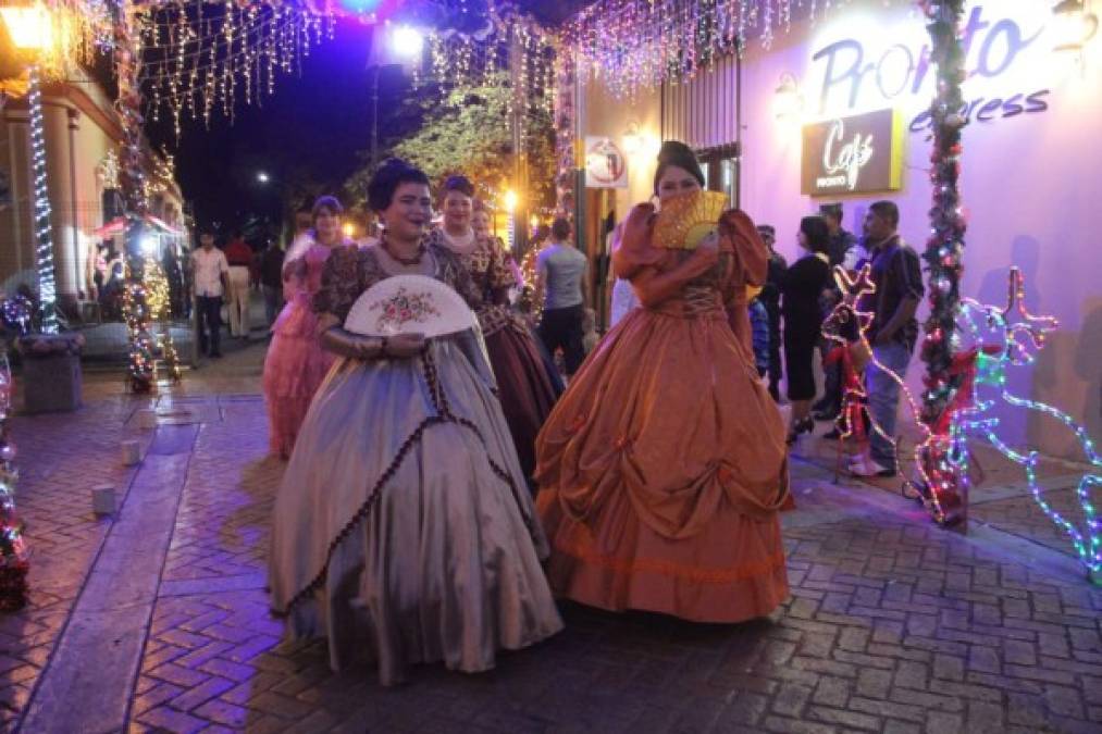 Este gran evento inició a las 7:00 pm en la plaza central León Alvarado de esta ciudad, donde miles de comayagüenses como también personas nacionales y extranjeras.