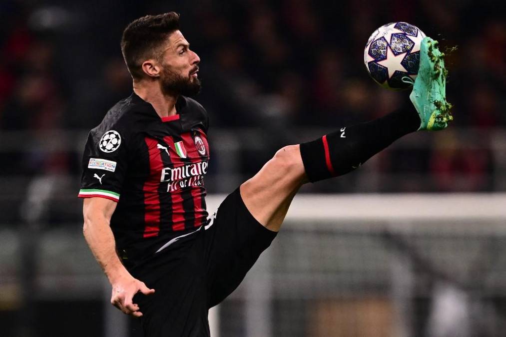 Oliver Giroud está cerca de firmar un nuevo contrato con el Milan. El galo termina su vínculo el próximo 30 de junio y todo apunta a que renovará por una temporada más a razón de 3,5 millones de euros netos.