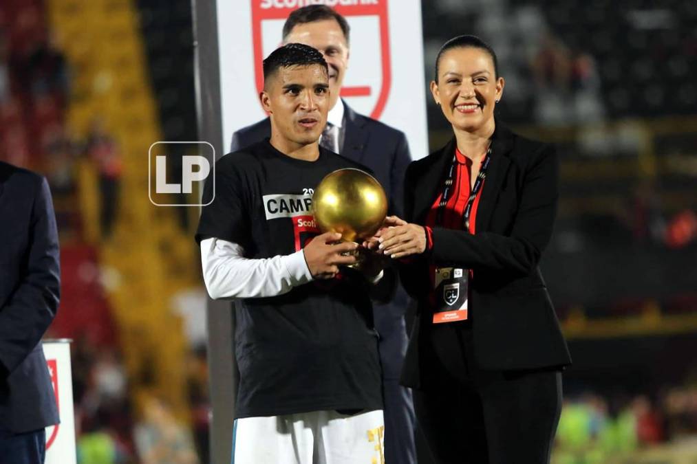 ¡El MVP del torneo! Michaell Chirinos fue elegido como el Mejor Jugador de la Liga Concacaf 2022.