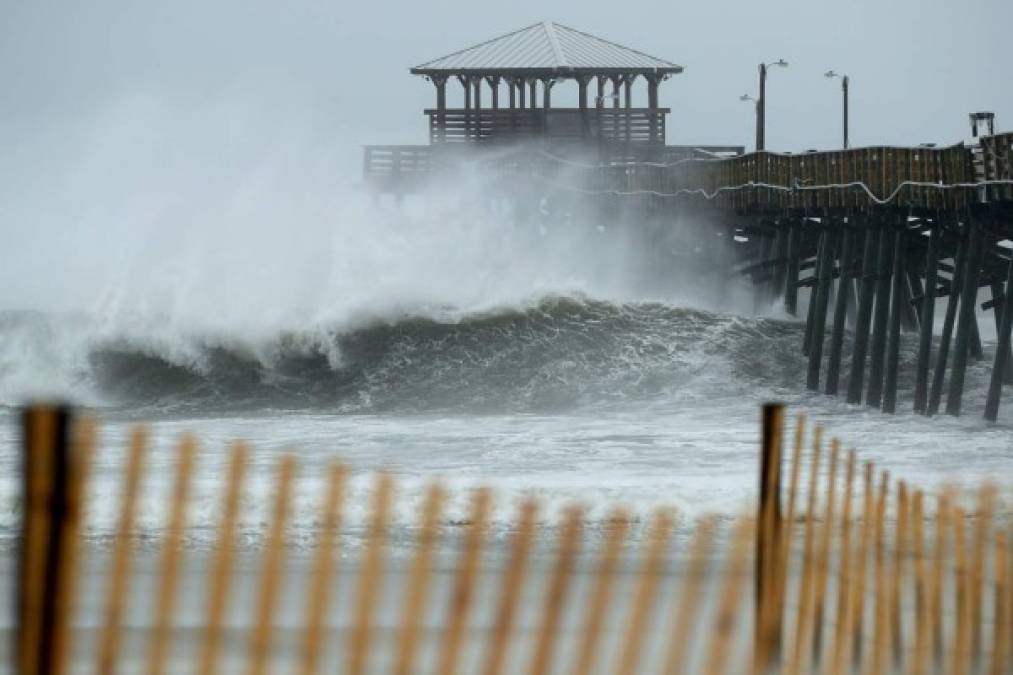 Los efectos del huracán se sentirán por tres días en Carolina del Norte.