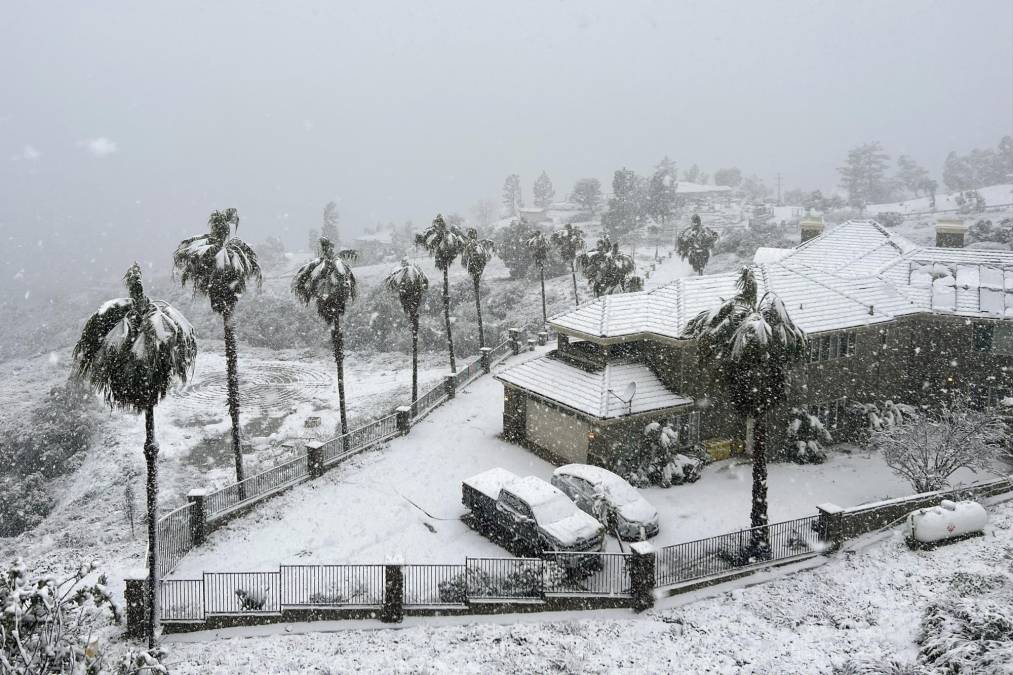 California espera aún más lluvia y nieve en los próximos días, aunque mucho menos de lo que experimentó el fin de semana con la última tormenta, que trajo récord de estos fenómenos atmosféricos, según reportó este lunes el Servicio Meteorológico Nacional.