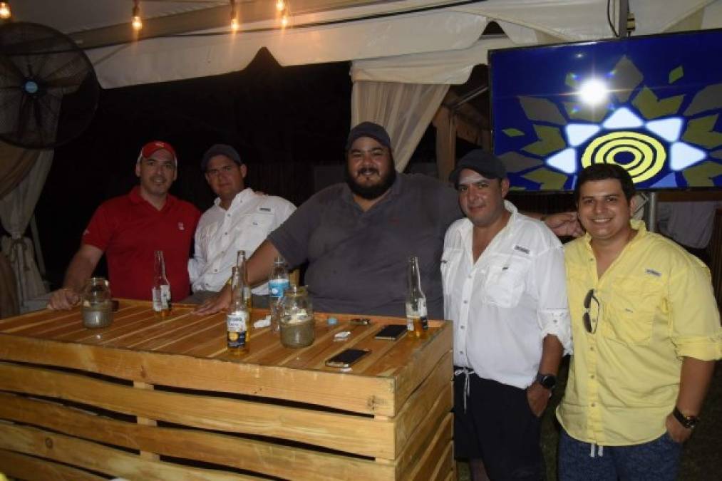 Juan Antonio Bendaña, Iván Vaca, Juan y Sergio Bendaña y Ricardo Hernández.