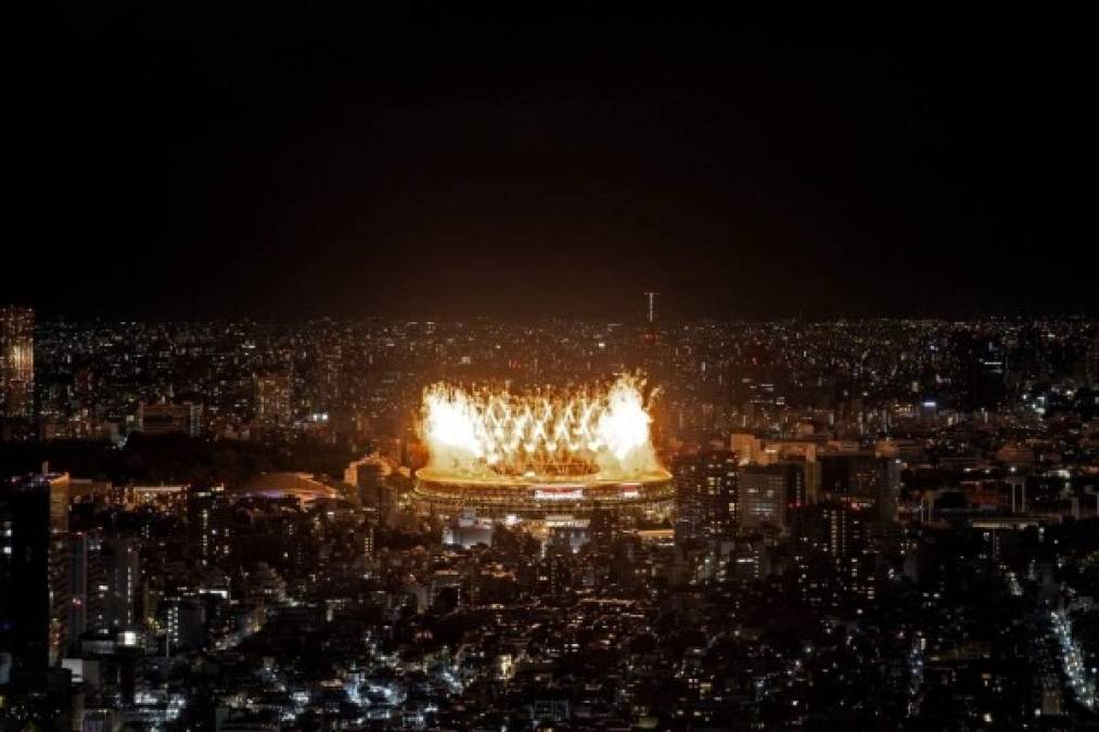 Los organizadores esperan que con la aparición de las estrellas, el público japonés vaya aumentando su apoyo a los Juegos para que se conviertan en un éxito y que en el futuro solo se hable de las hazañas en la pista de atletismo, la piscina o el gimnasio.