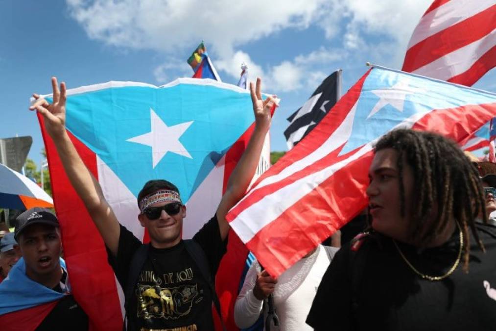 Ricky Martin y Bad Bunny lideran protestas contra Rosselló en Puerto Rico