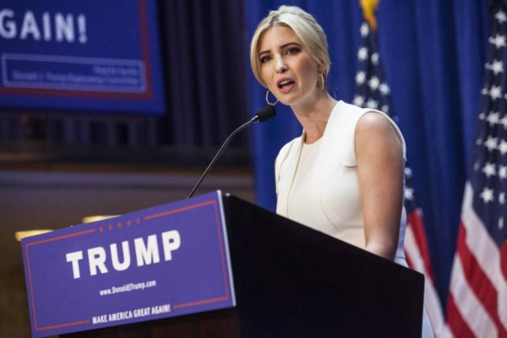 Ivanka Trump es la mano derecha del magnate. La joven exmodelo y empresaria se ha convertido en uno de los asesores más influyentes de Trump, la primera mujer en fila durante sus presentaciones en público junto a sus familiares y una imagen de sobriedad y cautela que se destaca frente al desparpajo del magnate.<br/>En el negocio familiar, Ivanka ha tenido un nivel de autoridad mucho más alto que cualquiera de las esposas de Trump.