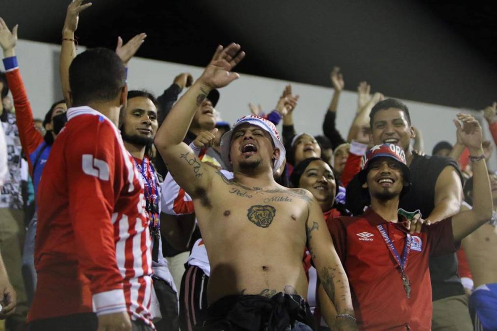 Los aficionados del Olimpia disfrutaron con la victoria de su equipo en Comayagua contra el Génesis.