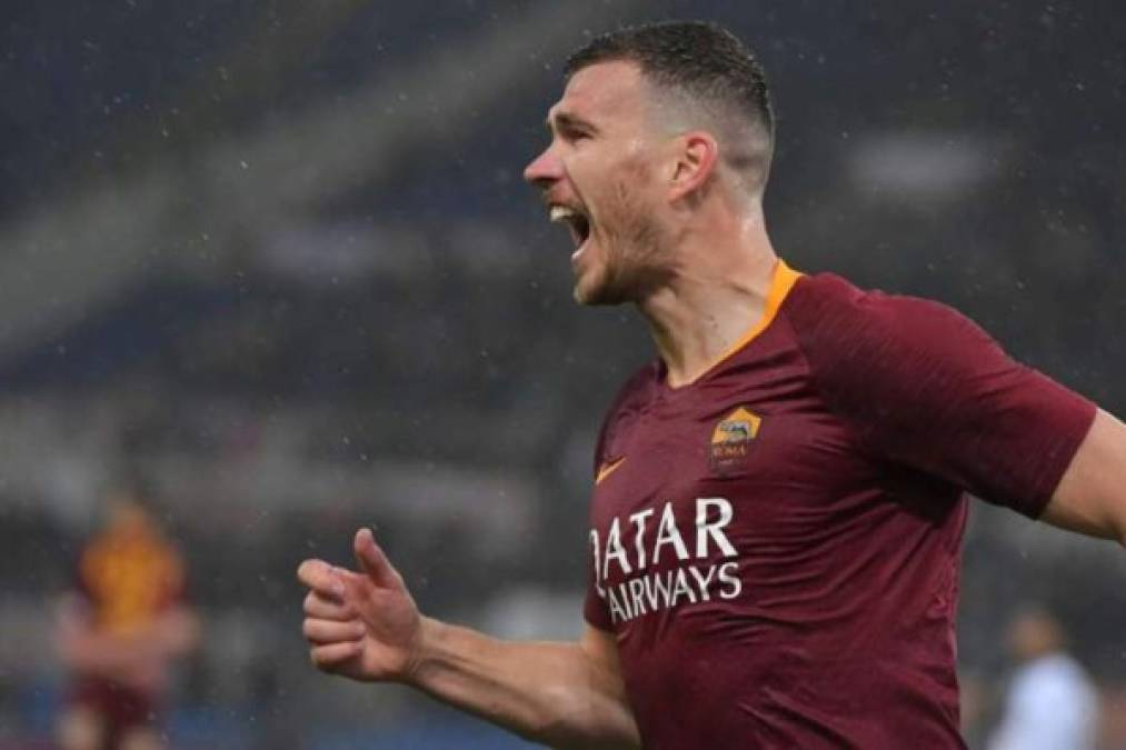 Edin Dzeko: El delantero bosnio podría dejar a la Roma y medios señalan que el Fenerbahce podría ser su nuevo destino de cara a la próxima campaña. Foto AFP.