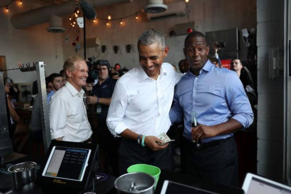 El expresidente Barack Obama viajó a Florida para hacer campaña por Gillum, quien se convertiría en el primer gobernador afroamericano de Florida si gana las elecciones. Sus fervientes seguidores encuentran su discurso tan inspirador como el del progresista Bernie Sanders o el del mismo Obama.