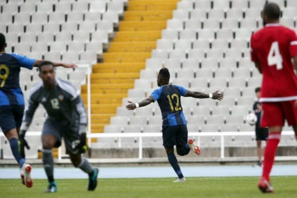 Romell Quioto abrió el marcador en el partido para Honduras con un disparo de zurda. Foto AFP