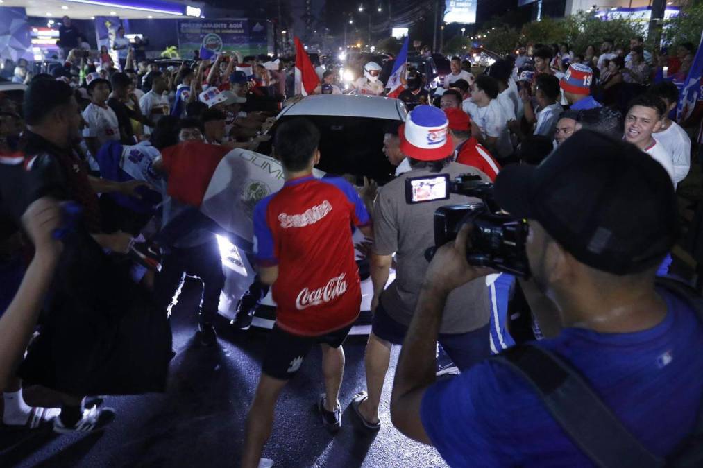 ¡Es una fiesta! Euforia en San Pedro Sula por el título de Olimpia