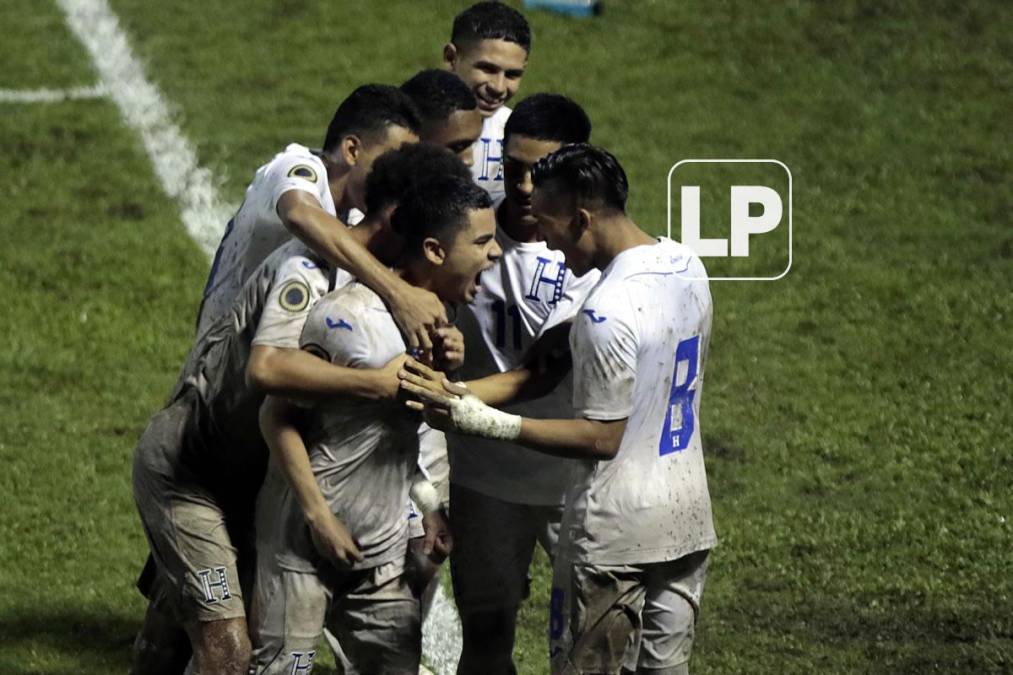 El festejo de los jugadores de la Selección de Honduras en el Morazán.