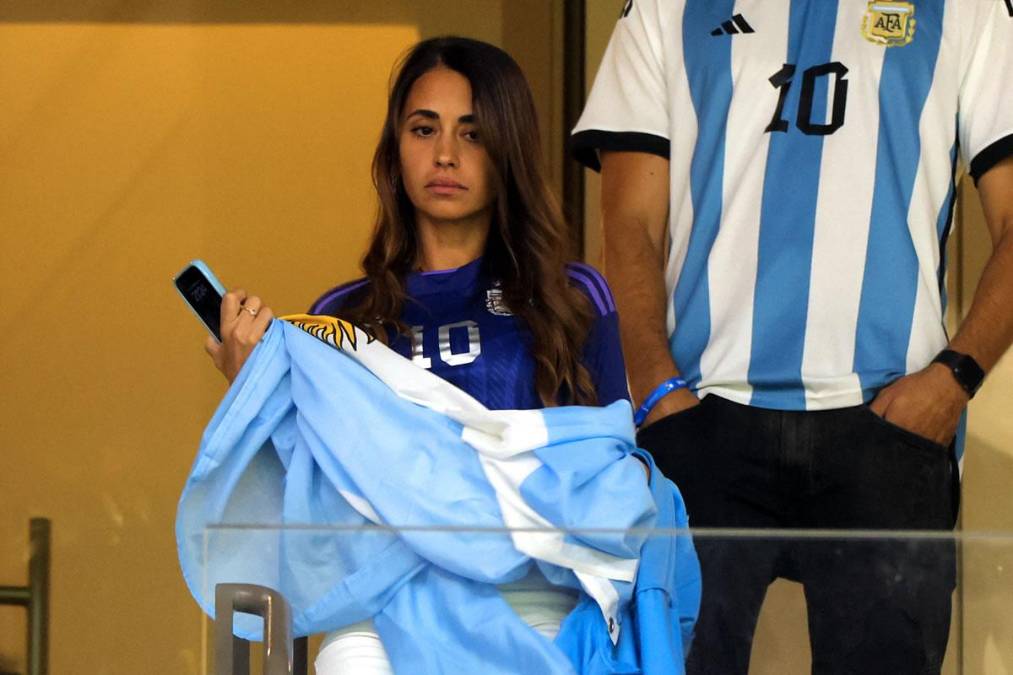 Antonela se roba las miradas y ambiente Países Bajos-Argenitna