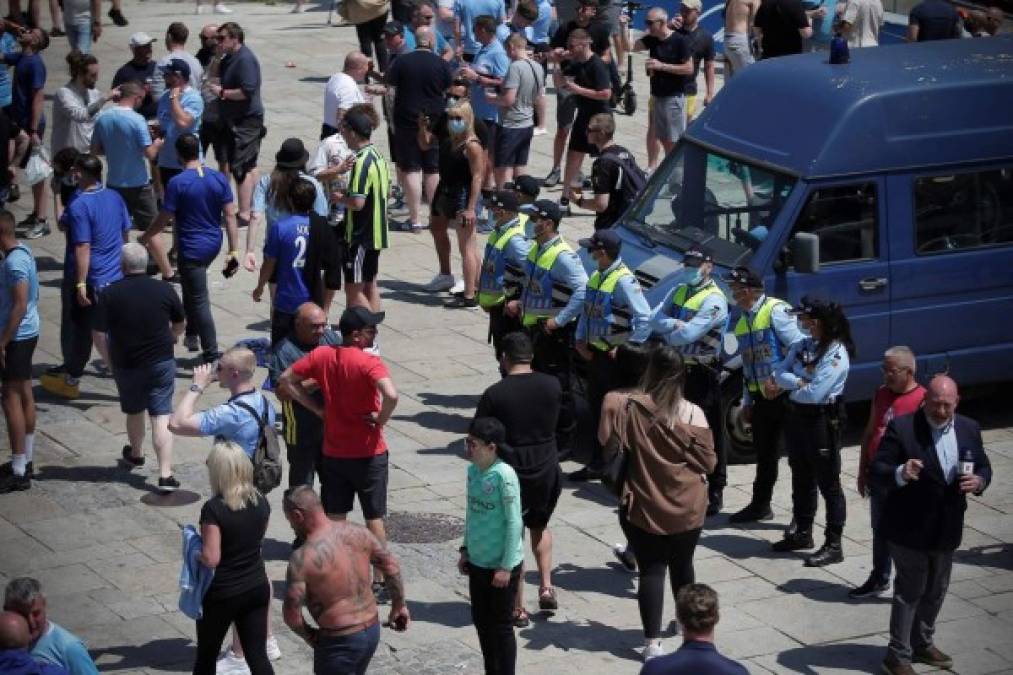 Las autoridades portuguesas han desplegado un operativo especial para evitar nuevos incidentes entre aficionados ingleses ante la final de la Champions, que reunirá el sábado a más de 12.000 espectadores en el estadio Do Dragão.<br/>