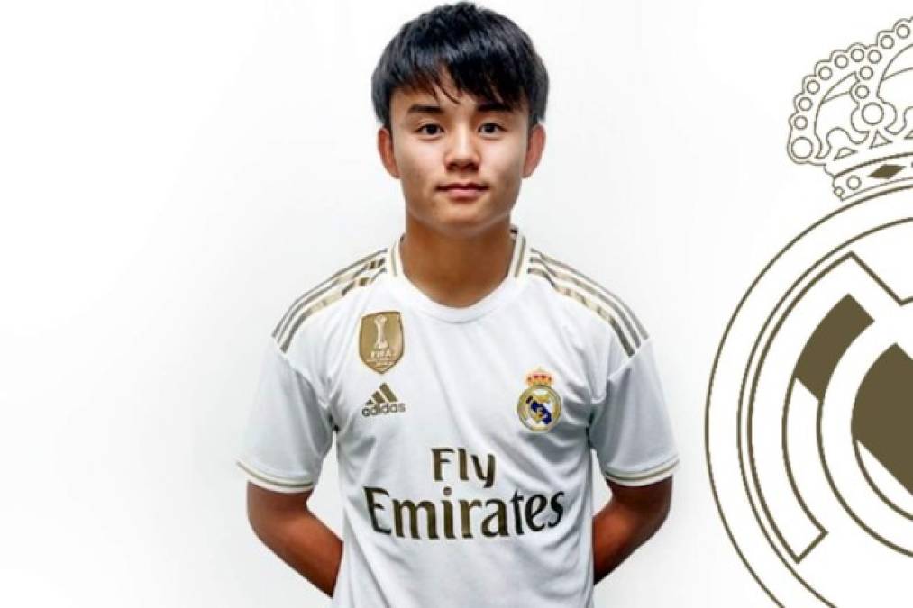 A falta del anuncio oficial, Takefusa Kubo será nuevo jugador del Villarreal. El japonés jugará en el equipo castellonense la próxima temporada. El Real Madrid no dará opción de compra al Villarreal, escenario que ambos clubes tenían claro. El nipón ha sido pretendido por muchos equipos de la Liga Española pero Unai Emery ha tenido un papel importante para que el jugador finalmente se decantara por el conjunto amarillo.