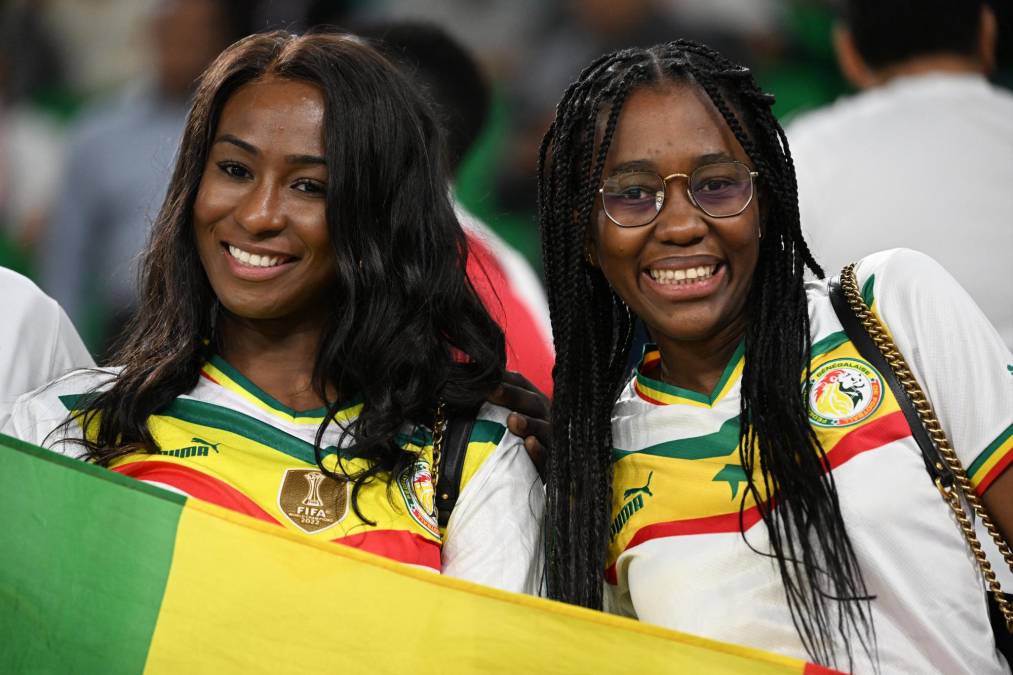 Fotos: Así fue el colorido ambiente de la hinchada de Senegal ante Países Bajos