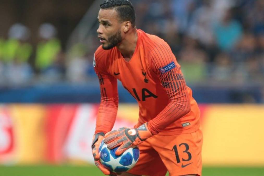 El Tottenham también anunció la renovación del poetro holandés Michel Vorm hasta el final de la campaña.