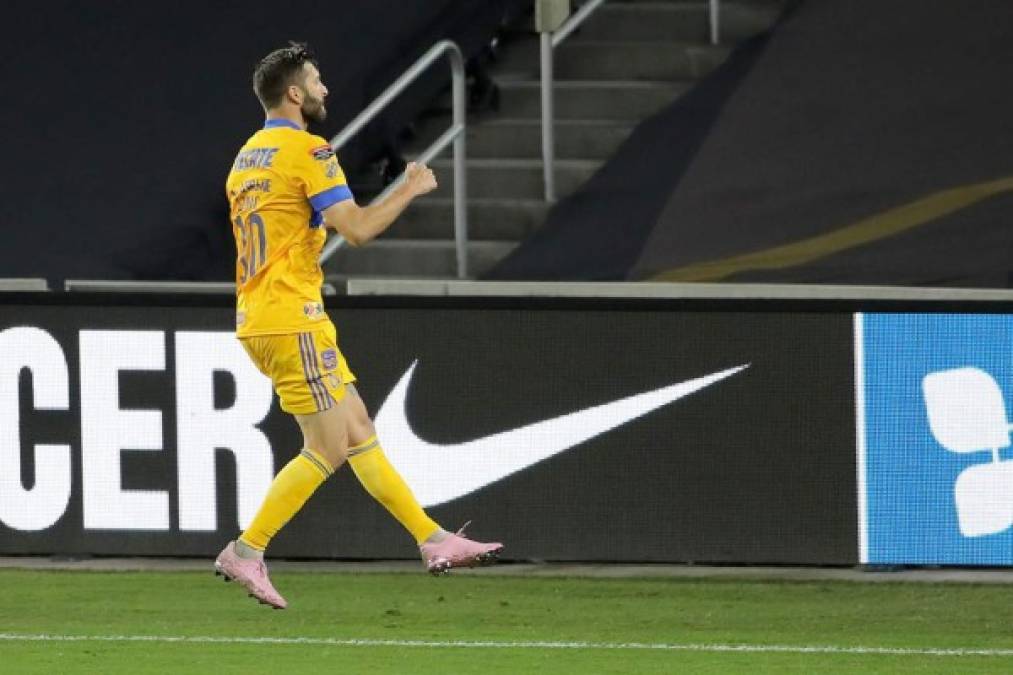 La celebración de André-Pierre Gignac tras el 1-0.