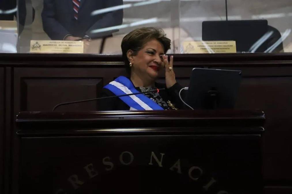 8. Martha Concepción Figueroa, del Partido Nacional por el departamento de Santa Bárbara. (0 proyectos presentados en el Parlamento). 