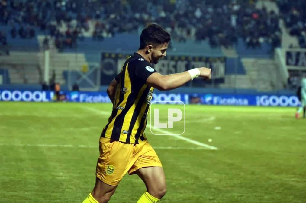 Pedro Báez fue el héroe inesperado del Clásico en el Nacional. Con su doblete, el paraguayo le dio el triunfo al Real España.