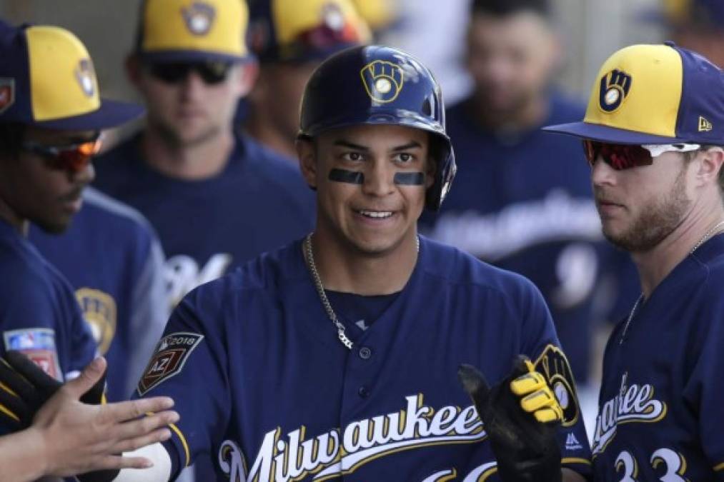 El 7 de julio del 2019, Mauricio Dubón debutó en las Grandes Ligas con los Cerveceros de Milwaukee contra los Piratas de Pittsburgh.