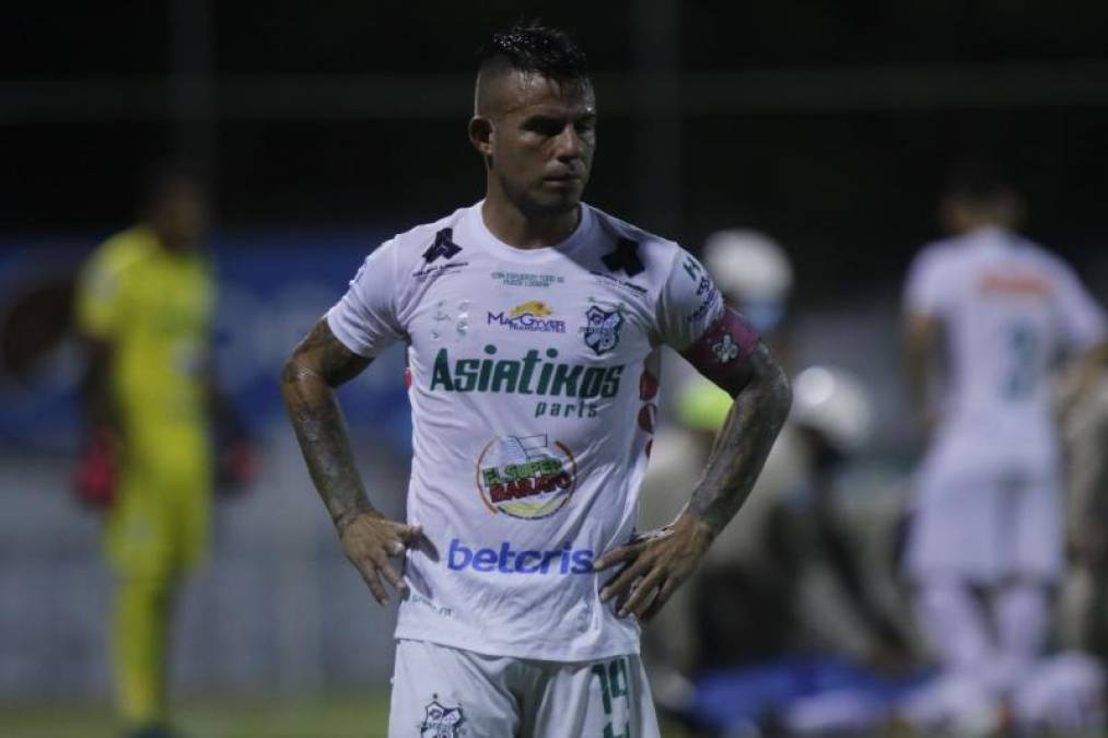 El mediocampista hondureño Jorge Cardona decidió quedarse con el Platense en la Liga de Ascenso de Honduras. El centrocampista tuvo ofertas de clubes de primera división, pero optó por seguir en el cuadro escualo.