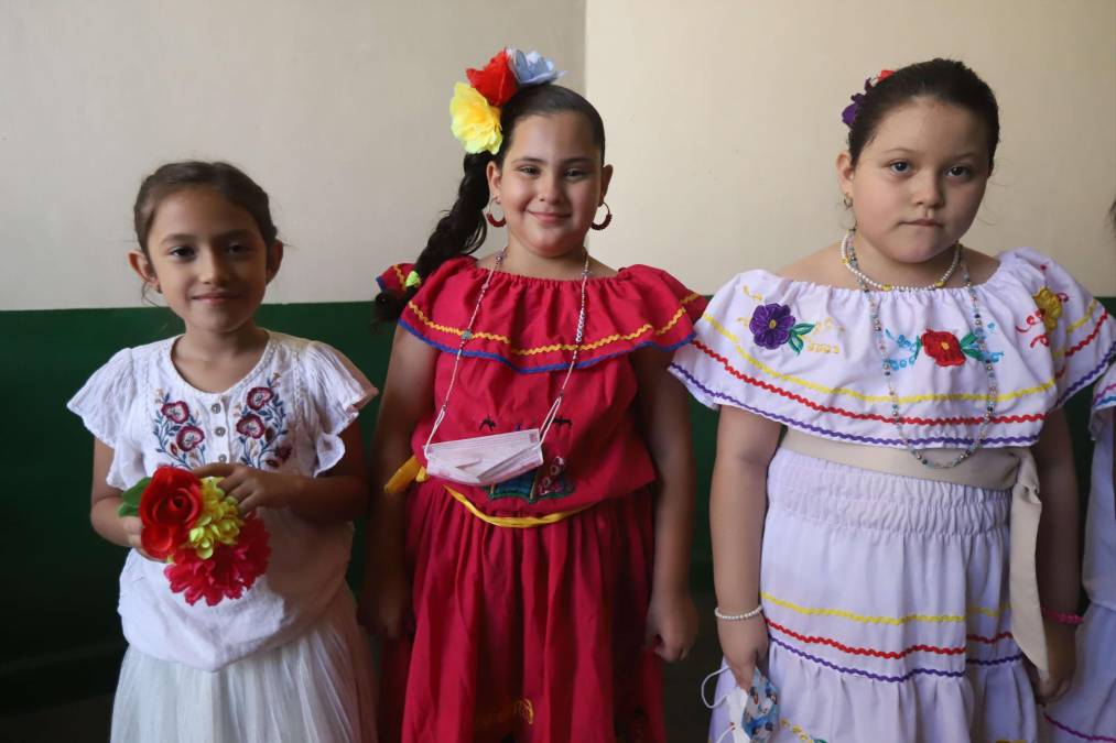 Camila Mejía, Mariel García y Olga Saenz