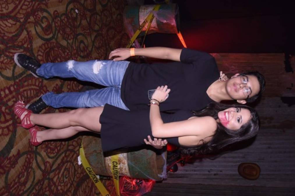 Adrián Mora y Sandra Solís