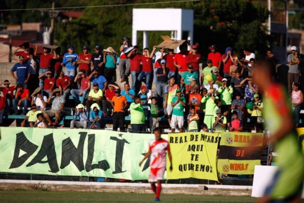 La afición del Real de Minas volvió a responder y pese a la tarde soleada en Danlí no falló a la cita en el estadio Marcel Tinoco contra el Vida.