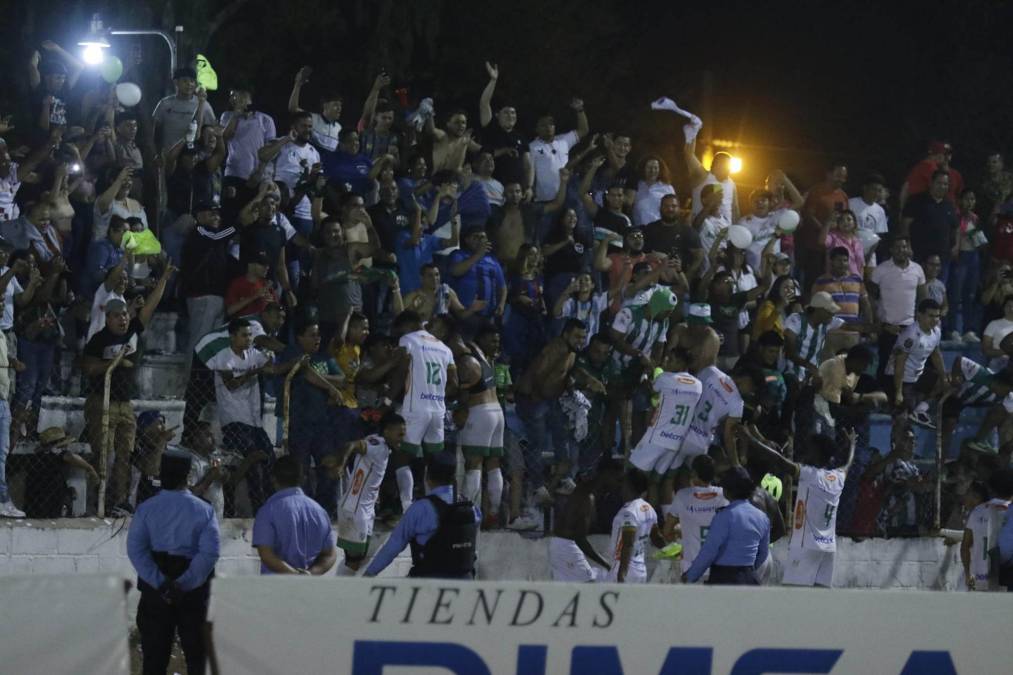 A continuación, veremos las mejores imágenes de la celebración de Platense tras superar al Independiente y avanzar a la gran final en donde se medirá al Génesis de Comayagua.