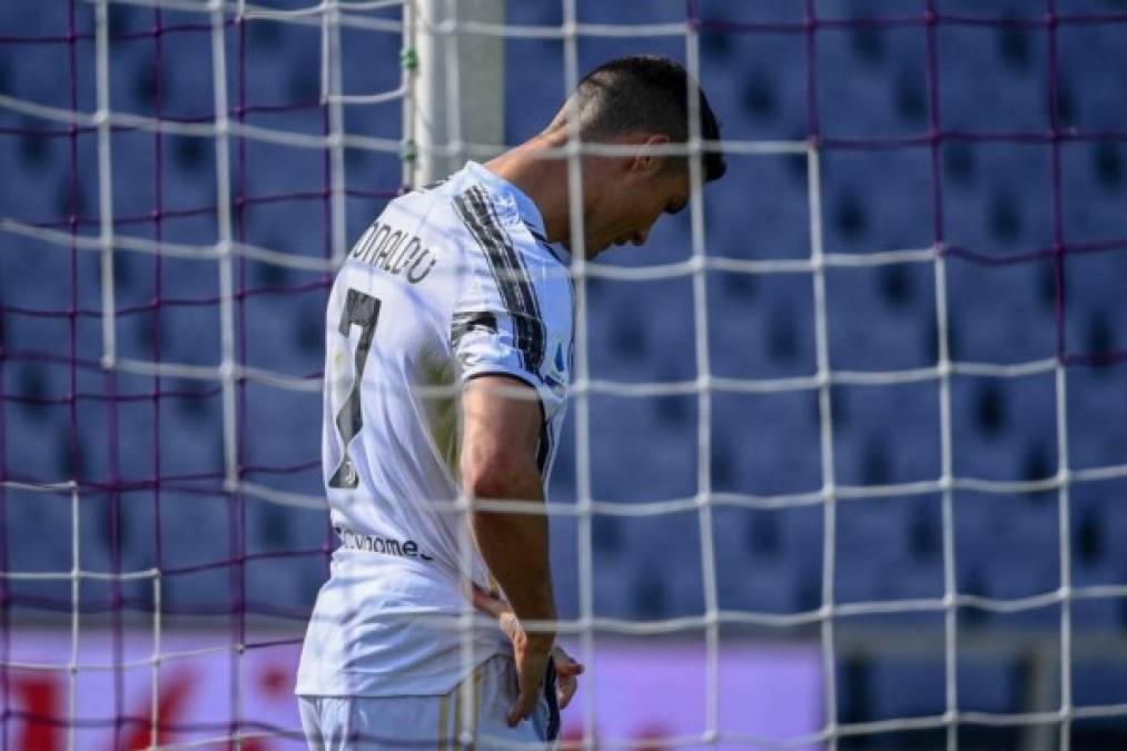 Mientras su futuro es una incertidumbre ya que medios señalan que no seguirá en la Juventus, CR7 decidió gastar en una espectacular casa... Foto AFP.