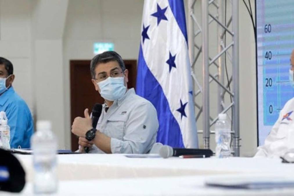 El presidente de Honduras, Juan Orlando Hernández, contrajo coronavirus a mediados de junio. Su esposa Ana García de Hernández también se contagió.