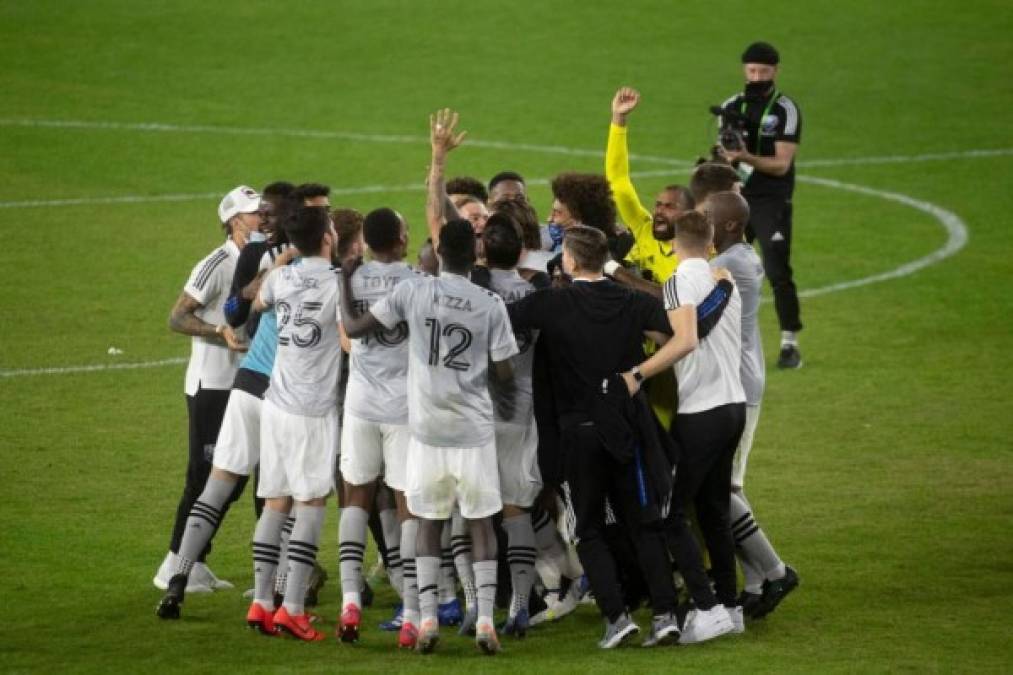 La celebración de los jugadores del Impact Montreal tras el final del partido.