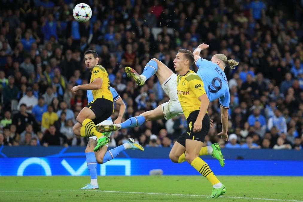 El acrobático vuelo de Erling Haaland para marcar un espectacular golazo en la remontada del Manchester City (2-1) contra el Borussia Dortmund.