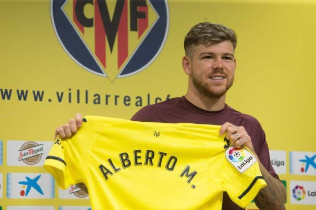 Alberto Moreno fue presentado como jugador del Villarreal después de realizar su primer entrenamiento. Llega procedente del Liverpool.