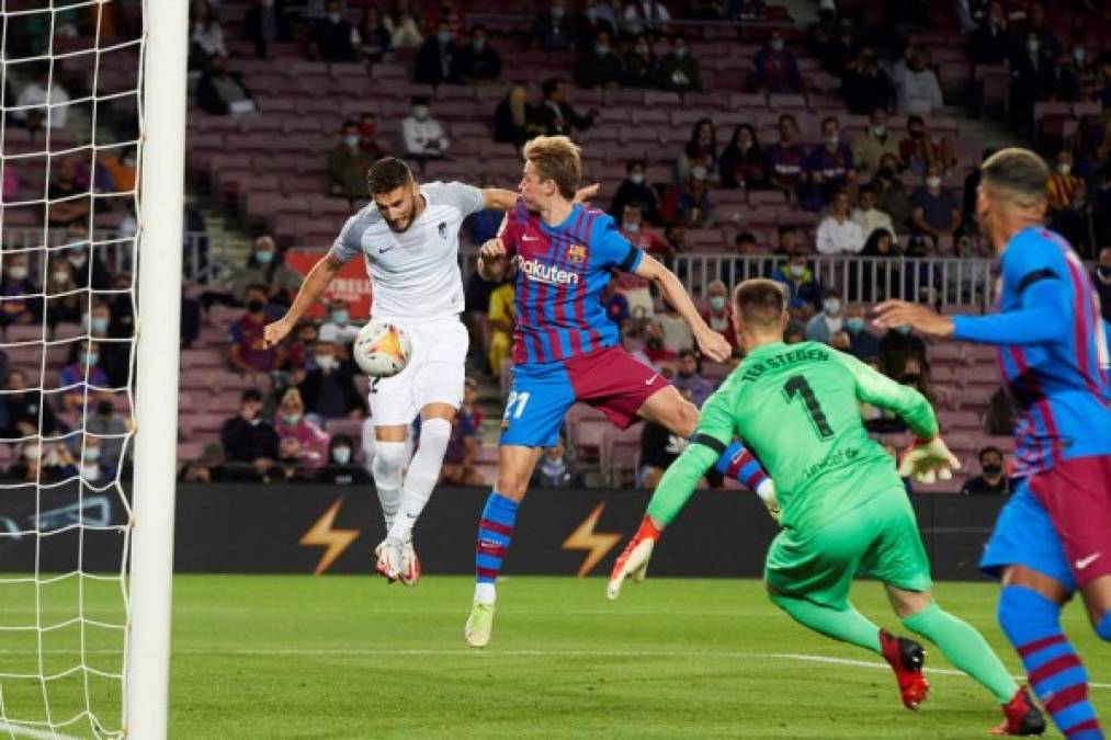 El conjunto culé nuevamente dejó mucho que desear y ha provocado el enfado de su afición que se hizo presente para ver el choque ante Granada.