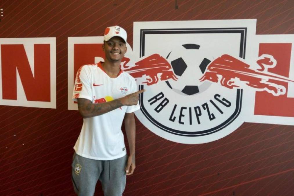 El Leipzig ha fichado para la próxima temporada al lateral izquierdo brasileño Luan Cândido por 8.000.000 €. Firma hasta junio de 2023, llega procedente del Palmeiras.