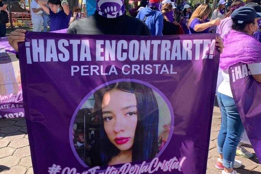  ”Es probable que las investigaciones de las fiscalías de Guanajuato y Ciudad de México pidan una exhumación para determinar las causas de muerte, porque en el acta de defunción se tiene que la causa fue por intoxicación, pero aún no se establecen las sustancias o causas”, explicó.